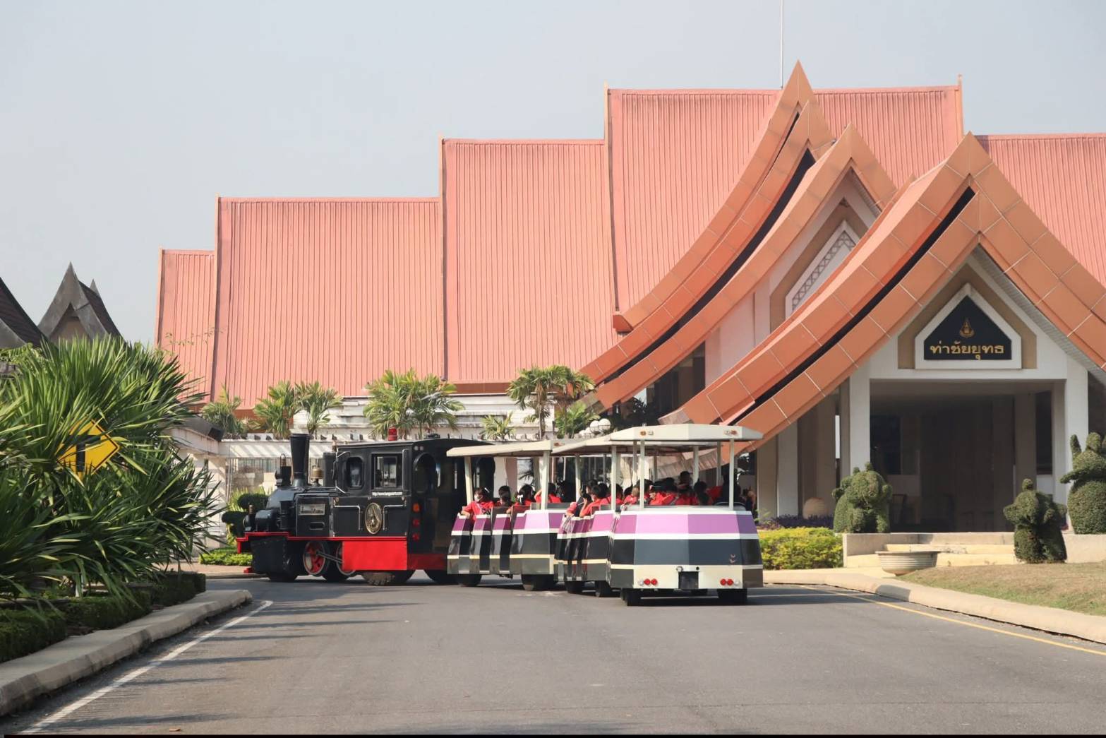 title - เที่ยวอยุธยา อย่าลืมแวะเข้ามาชมงานศิลปหัตถกรรมและงานศิลป์ ที่ ศูนย์ส่งเสริมและพัฒนาพัฒนาอาชีพเสริมนอกภาคการเกษตร (ศูนย์ศิลปาชีพบางไทรฯ (เดิม))